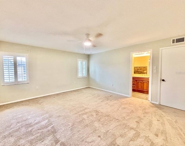 2661 Sabal Springs Circle - Photo Thumbnail 22