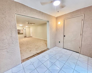 2661 Sabal Springs Circle - Photo Thumbnail 18