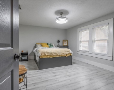 806 E Hamilton Avenue - Photo Thumbnail 23