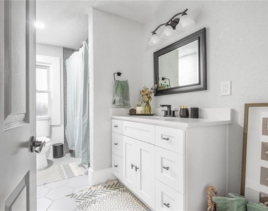 806 E Hamilton Avenue - Photo Thumbnail 17