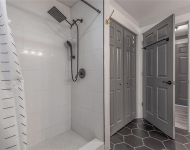 806 E Hamilton Avenue - Photo Thumbnail 25