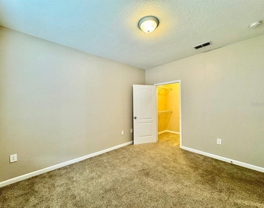 17942 Villa Creek Drive - Photo Thumbnail 11