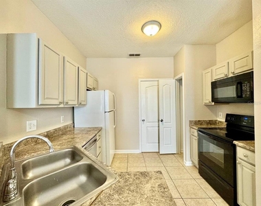 17942 Villa Creek Drive - Photo Thumbnail 5