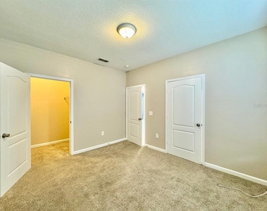 17942 Villa Creek Drive - Photo Thumbnail 10