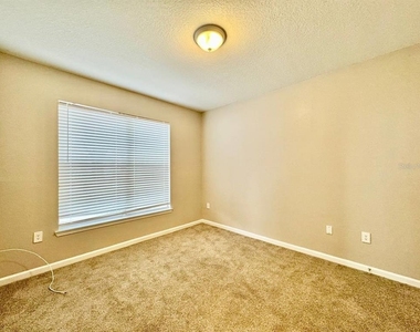 17942 Villa Creek Drive - Photo Thumbnail 9