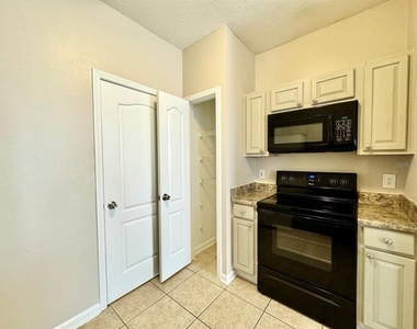 17942 Villa Creek Drive - Photo Thumbnail 7