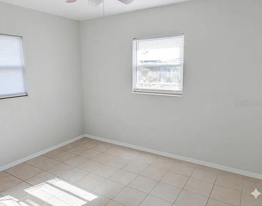 2334 38th Avenue N - Photo Thumbnail 10