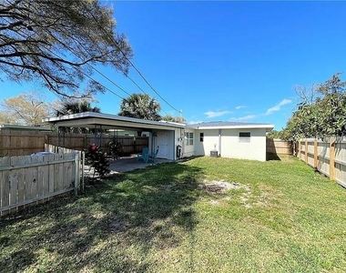2334 38th Avenue N - Photo Thumbnail 12