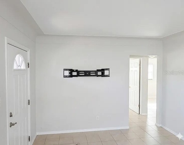 2334 38th Avenue N - Photo Thumbnail 8