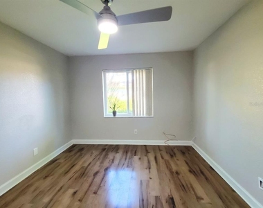 209 Red Cedar Place - Photo Thumbnail 12