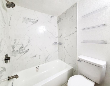 209 Red Cedar Place - Photo Thumbnail 17