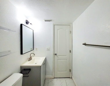 209 Red Cedar Place - Photo Thumbnail 11