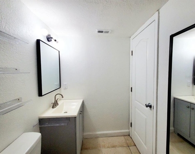 209 Red Cedar Place - Photo Thumbnail 16