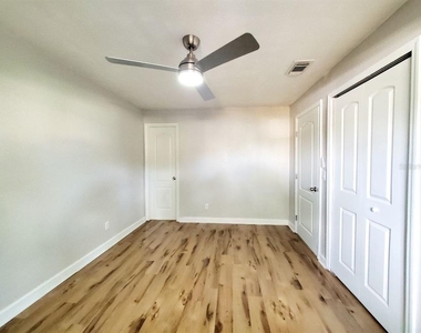 209 Red Cedar Place - Photo Thumbnail 7
