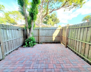 209 Red Cedar Place - Photo Thumbnail 18