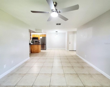 209 Red Cedar Place - Photo Thumbnail 2