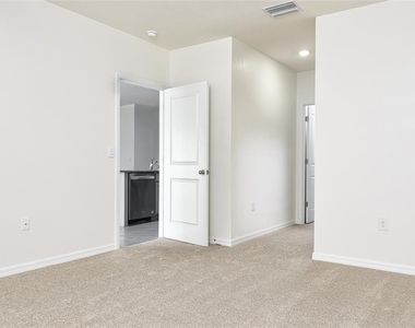 33692 Jasper Stone Drive - Photo Thumbnail 11