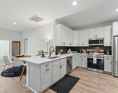 9397 Northcliffe Boulevard - Photo Thumbnail 16