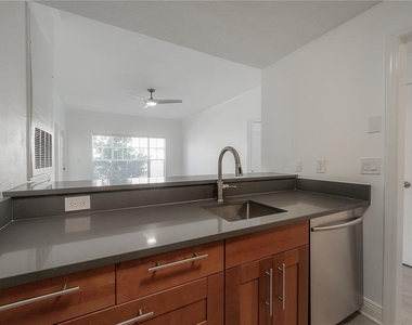 800 S Dakota Avenue - Photo Thumbnail 6