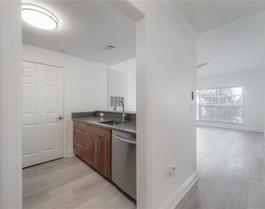 800 S Dakota Avenue - Photo Thumbnail 3