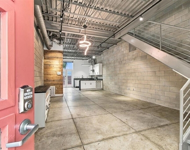 2509 W Azeele Street - Photo Thumbnail 2