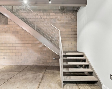 2509 W Azeele Street - Photo Thumbnail 16