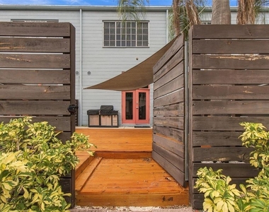 2509 W Azeele Street - Photo Thumbnail 36