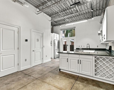 2509 W Azeele Street - Photo Thumbnail 8
