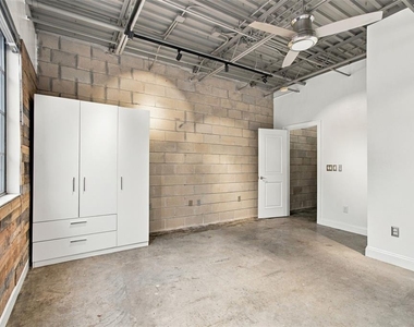 2509 W Azeele Street - Photo Thumbnail 20