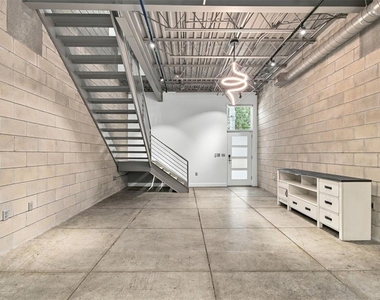 2509 W Azeele Street - Photo Thumbnail 6