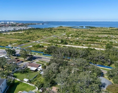 4318 S West Shore Boulevard - Photo Thumbnail 18