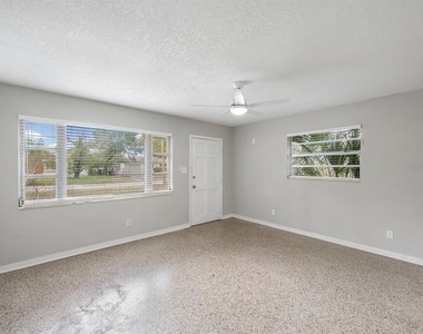 3301 W Louisiana Avenue - Photo Thumbnail 3