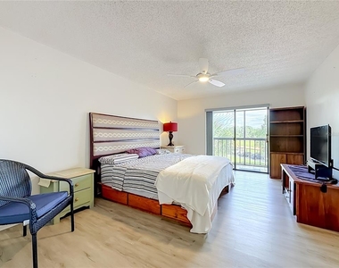 2593 Countryside Boulevard - Photo Thumbnail 10