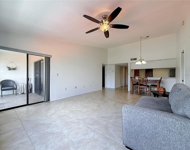 2593 Countryside Boulevard - Photo Thumbnail 4