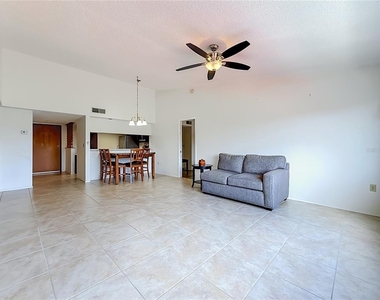 2593 Countryside Boulevard - Photo Thumbnail 3