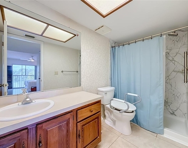 2593 Countryside Boulevard - Photo Thumbnail 13