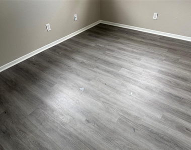 3801 Argon Drive - Photo Thumbnail 12