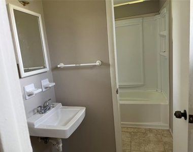 3801 Argon Drive - Photo Thumbnail 15
