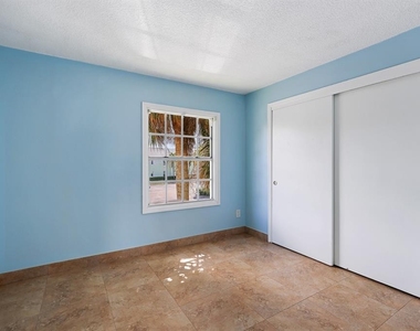 4859 Coquina Key Drive Se - Photo Thumbnail 5