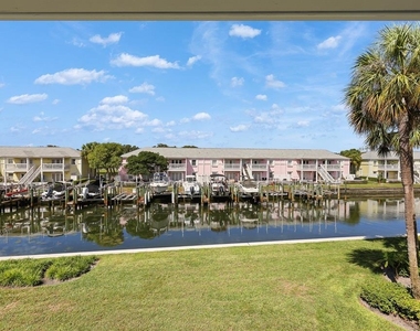 4859 Coquina Key Drive Se - Photo Thumbnail 15