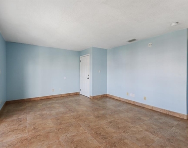 4859 Coquina Key Drive Se - Photo Thumbnail 3
