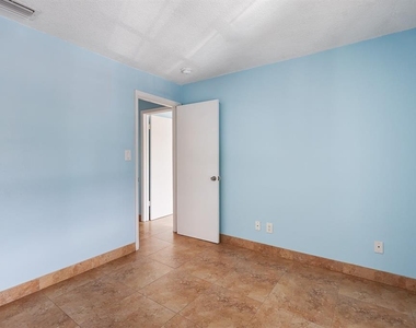 4859 Coquina Key Drive Se - Photo Thumbnail 14
