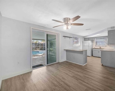 9040 Lunar Lane - Photo Thumbnail 5