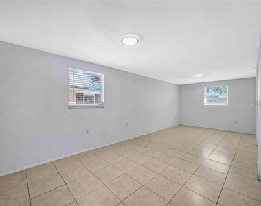 9040 Lunar Lane - Photo Thumbnail 8