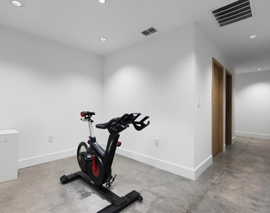 3807 S Semoran Boulevard - Photo Thumbnail 35