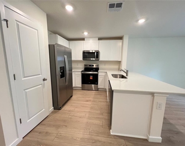 796 Preston Cove Drive - Photo Thumbnail 3