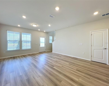10678 Evening Star Street - Photo Thumbnail 12