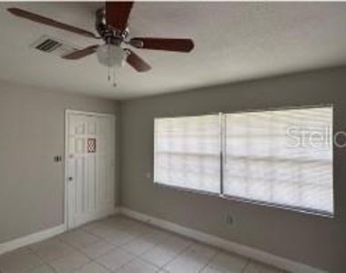 210 N Lone Oak Drive - Photo Thumbnail 6