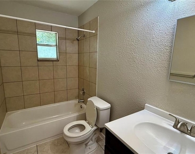 213 Dr Martin Luther King Jr Avenue - Photo Thumbnail 7