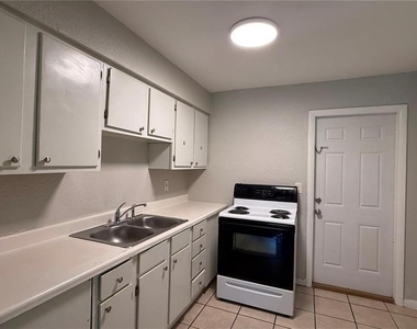213 Dr Martin Luther King Jr Avenue - Photo Thumbnail 1